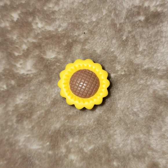 💥 5/$15 Croc Charm - Picture 1 of 2